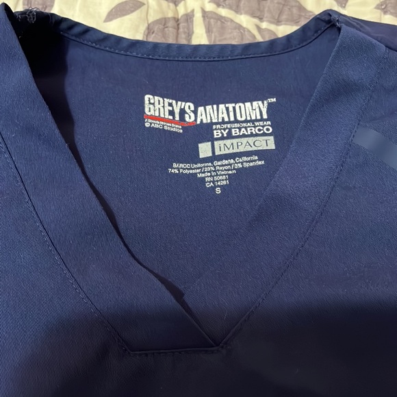 Grey’s Anatomy Impact Elevate Top (size Small, color Navy) - Picture 4 of 7